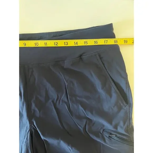 Mountain Hardwear Dynama Bermuda Short - Picture 10 of 11